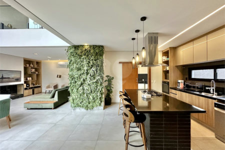 Casa à venda com 3 suítes no condomínio Reserva Santa Maria, Jandira - SP