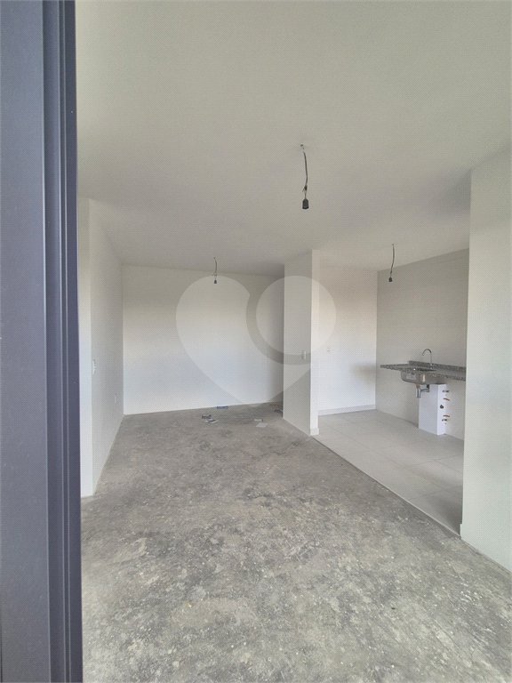 Apartamento à venda com 3 quartos, sendo 1 suíte, em Vila Anastácio, São Paulo, SP