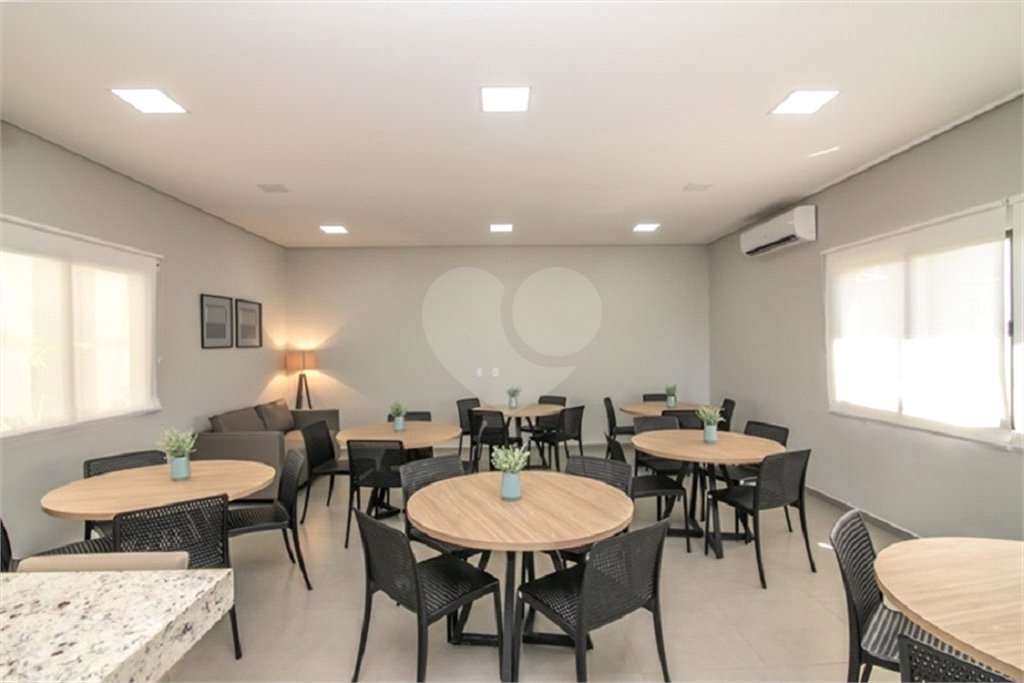 Apartamento com 2 dormitórios.