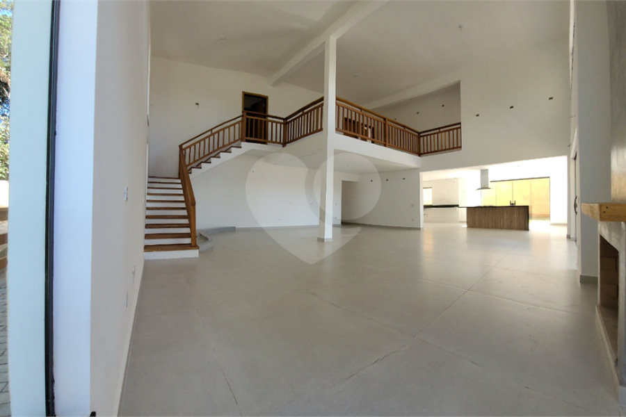 Casa à venda com 4 suítes no condomínio Sausalito, Mairiporã - SP