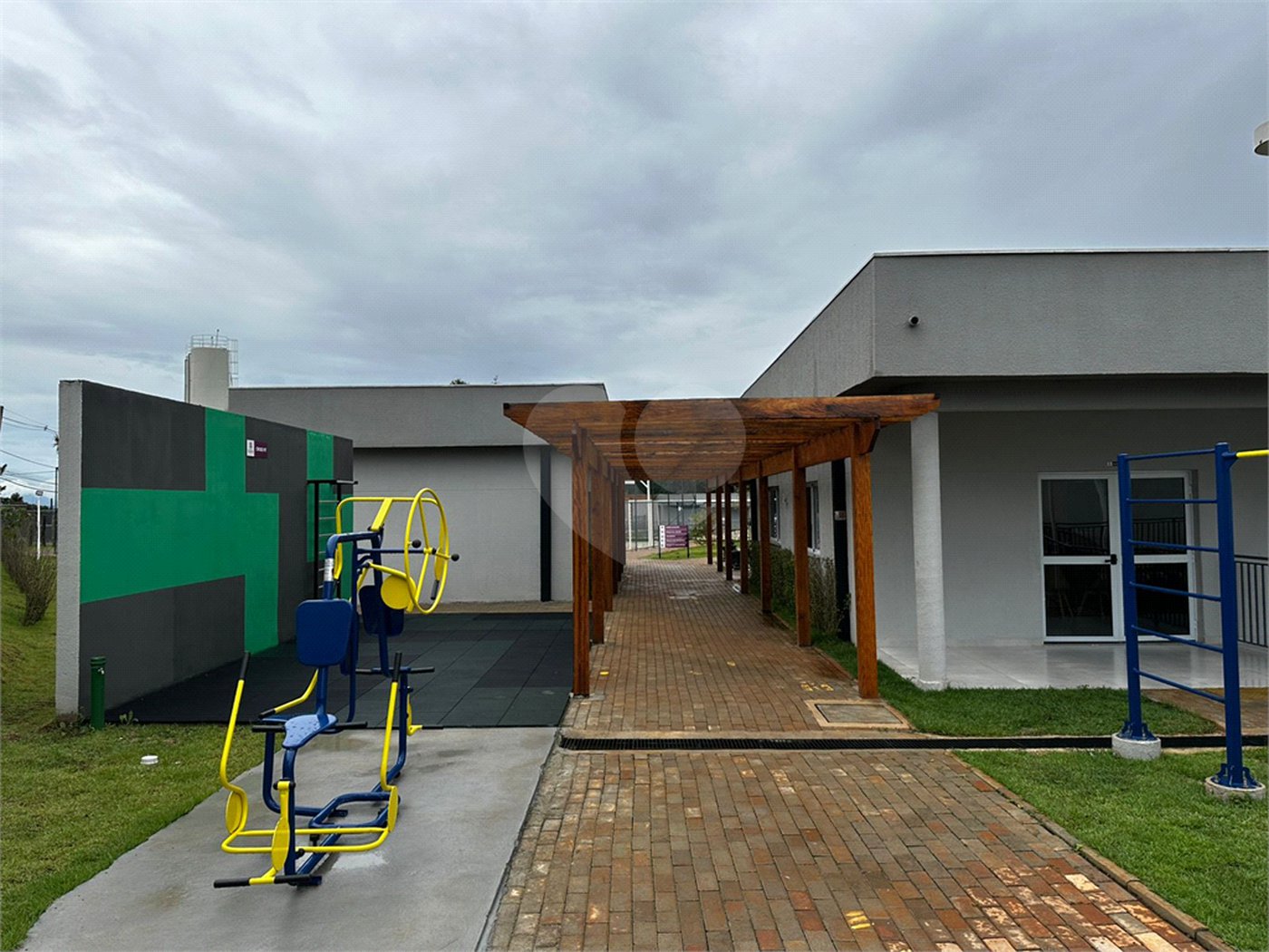 Casa à venda com 2 quartos no condomínio Vila das Paineiras, Suzano - SP