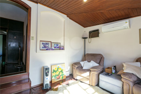 Sobrado à venda com 4 quartos, sendo 1 suíte, em Alto da Boa Vista, São Paulo, SP