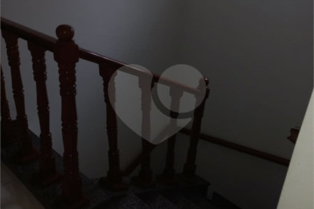 Sobrado à venda com 3 quartos em Jardim Marisa, São Paulo, SP
