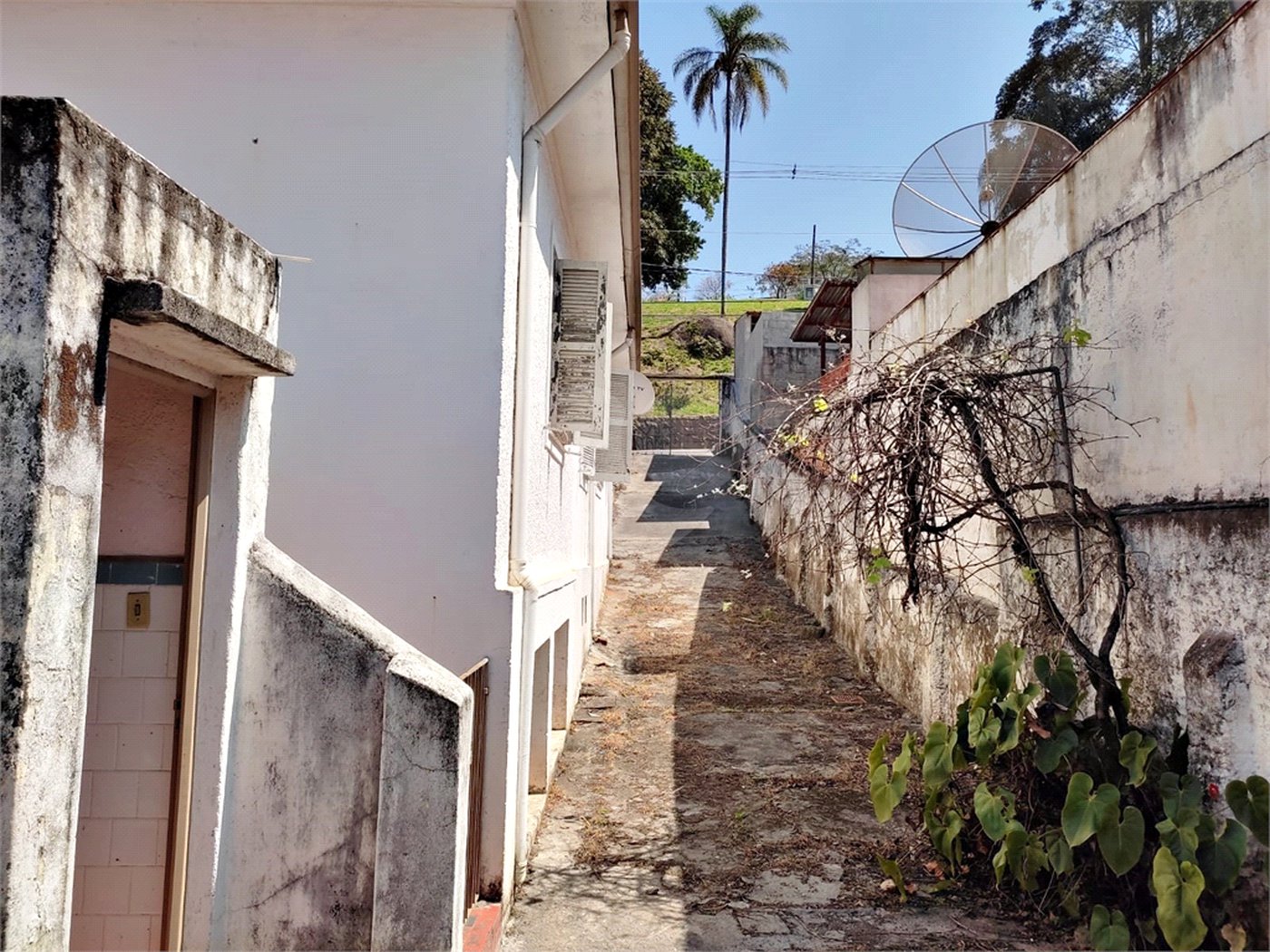 Casa Térrea à venda com 3 quartos em Horto, São Paulo, SP