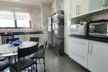 Apartamento à venda com 3 suítes em Vila Paulicéia, São Paulo, SP