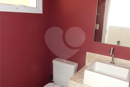 Casa à venda com 3 suítes no condomínio Recanto dos Paturis, Vinhedo - SP
