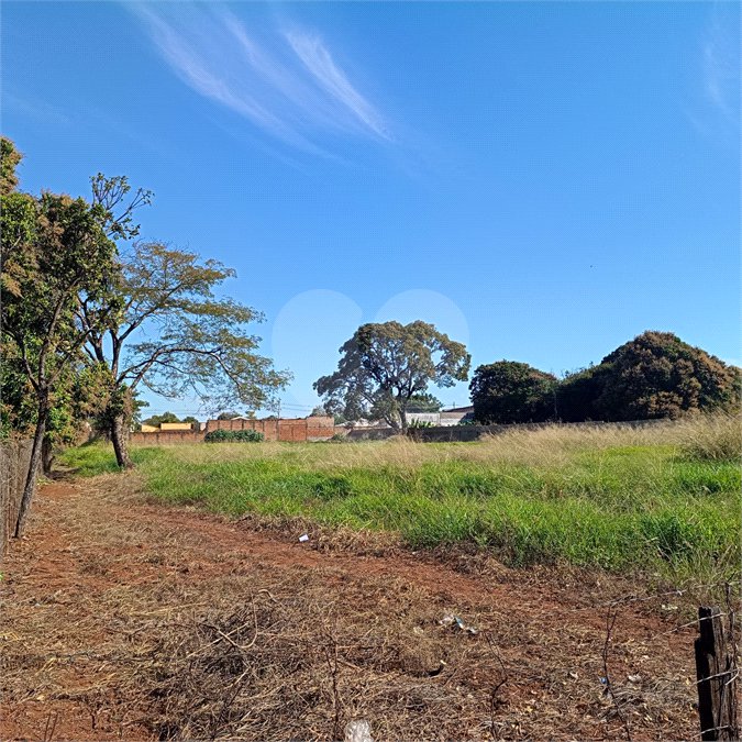 Terreno à venda em Jardim Brasília (vila Xavier), Araraquara, SP