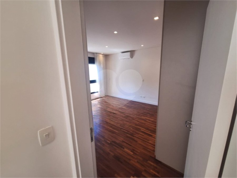 Casa à venda ou para alugar com 3 suítes no condomínio Boulevard Ibirapuera, São Paulo - SP