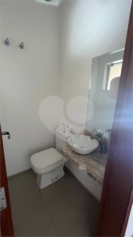 Sobrado à venda com 3 suítes em Jardim Maristela, Atibaia, SP