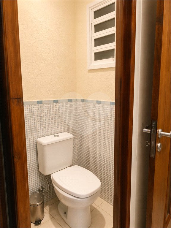Casa à venda com 3 quartos, sendo 1 suíte, no condomínio Morada do Horto, São Paulo - SP