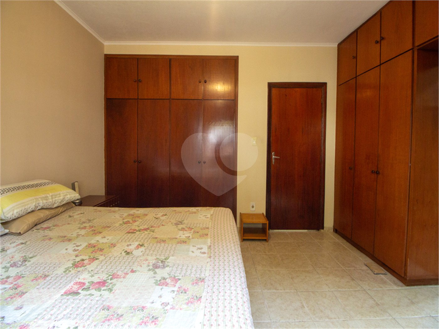 Casa à venda com 3 quartos, sendo 1 suíte, em Chácara Inglesa, São Paulo, SP