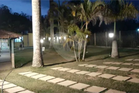 Chácara à venda com 3 suítes em Vila São Geraldo, São José dos Campos, SP