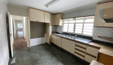 Sobrado à venda com 3 quartos, sendo 1 suíte,  em Brooklin Velho, São Paulo, SP