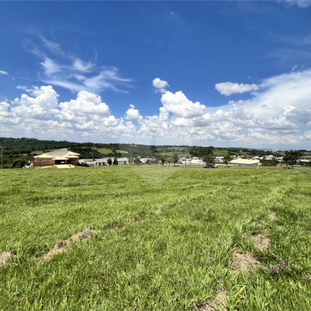 Terreno à venda no condomínio Residencial Saint Charbel, Araçoiaba da Serra - SP