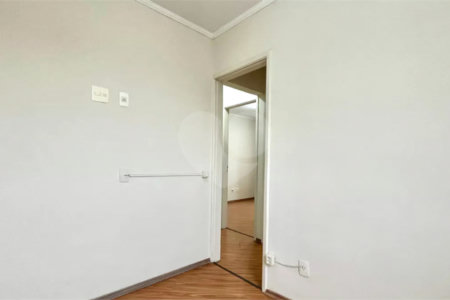 Apartamento à venda com 3 quartos, sendo 1 suíte,  em Vila Campestre, São Paulo, SP