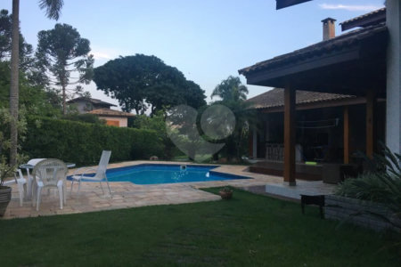 Casa à venda com 3 suítes no condomínio Lago Azul Residencial e Golfe, Araçoiaba da Serra - SP