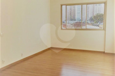 Apartamento à venda com 3 quartos, sendo 1 suíte, em Vila Mariana, São Paulo, SP