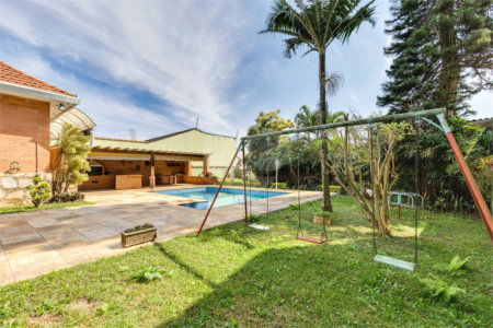 Casa Térrea à venda com 3 quartos, sendo 1 suíte, em Interlagos, São Paulo, SP