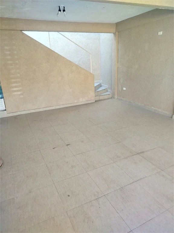 Sobrado à venda com 2 quartos em Jardim Santa Rosa, Taboão da Serra, SP