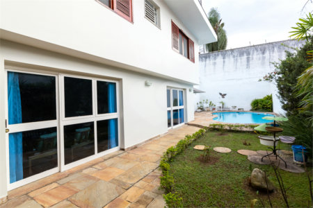 Sobrado à venda com 4 quartos, sendo 2 suítes, em Brooklin Velho, São Paulo, SP