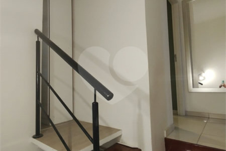 Casa à venda com 2 quartos, sendo 1 suíte, no condomínio Residencial Viva Vida, Cotia - SP