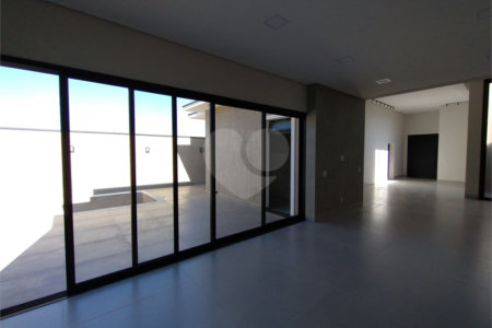 Casa à venda com 3 suítes no condomínio Residencial Golden Ville, Itapetininga - SP
