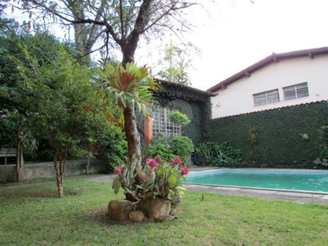 Casa Térrea à venda com 3 quartos, sendo 1 suíte,  em Jardim Virginia Bianca, São Paulo, SP