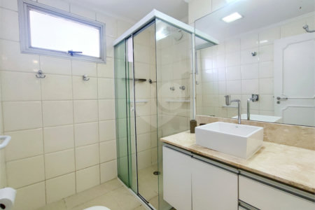 Apartamento à venda com 3 quartos, sendo 1 suíte, em Alto da Boa Vista, São Paulo, SP