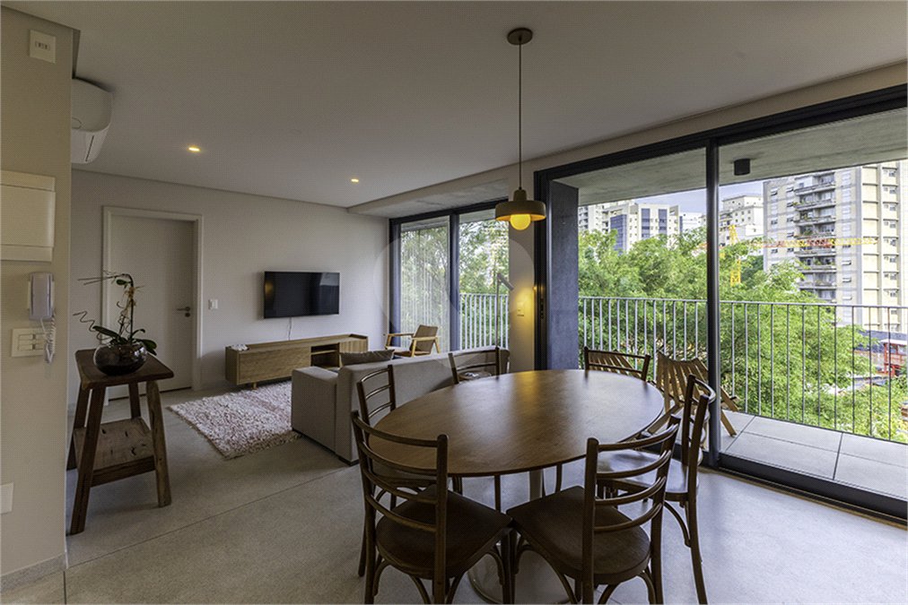 Apartamento à venda ou para alugar com 1 suíte em Jardim das Bandeiras, São Paulo, SP