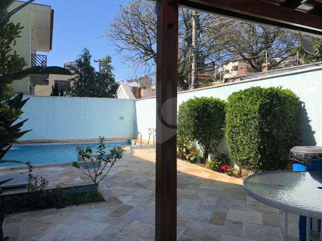 Casa à venda com 3 suítes no condomínio Residencial Jardim França, São Paulo - SP