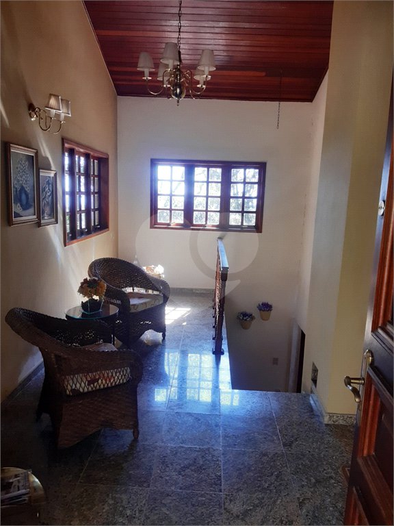 Casa à venda com 3 quartos, sendo 1 suíte, no condomínio Jardim da Monntanha Ii, Mairiporã - SP
