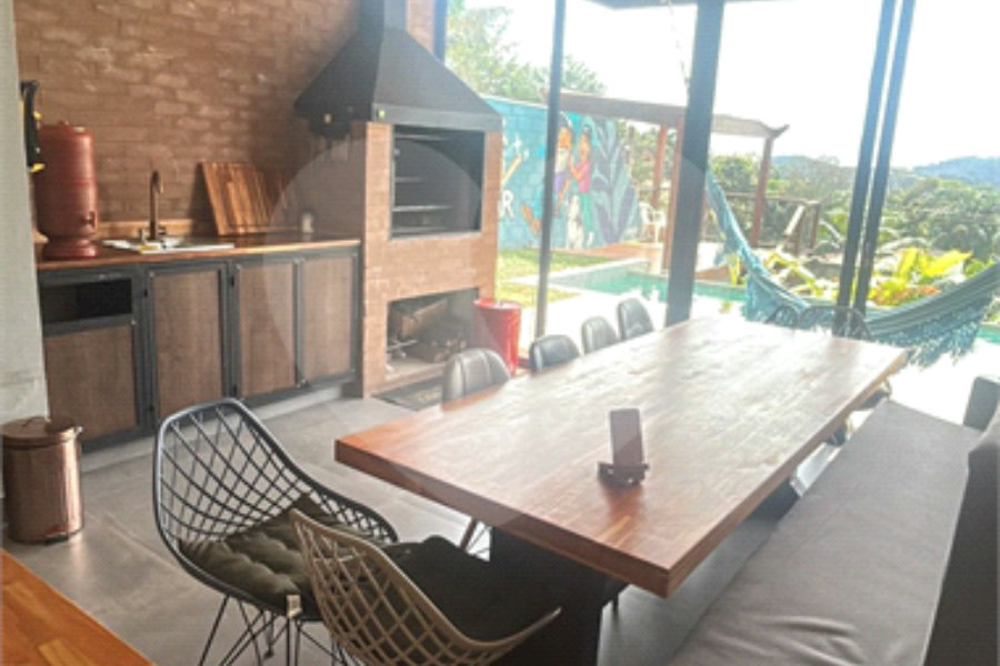 Casa à venda com 4 suítes no condomínio Residencial Bosque da Serra, Mairiporã - SP