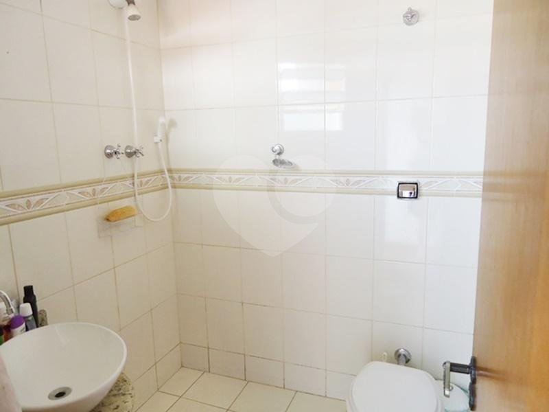 Sobrado à venda com 3 quartos, sendo 1 suíte, em Vila Constança, São Paulo, SP