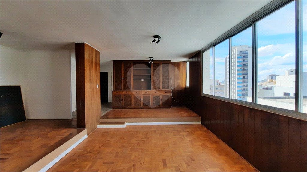 Apartamento à venda com 3 quartos, sendo 1 suíte, em Santa Cecília, São Paulo, SP