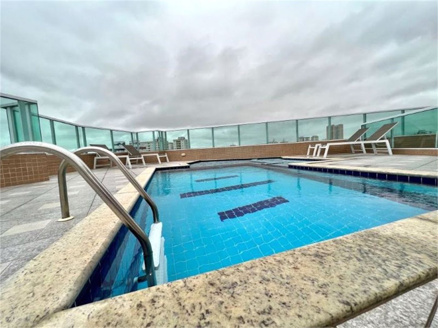 Apartamento Residencial à venda, Vila Guilhermina, Praia Grande - AP1374.
