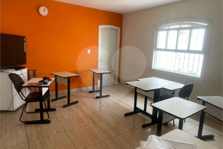 Casa Térrea à venda com 4 quartos em Vila Oliveira, Mogi das Cruzes, SP