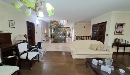 Casa à venda com 4 quartos, sendo 1 suíte, em Água Fria, São Paulo, SP