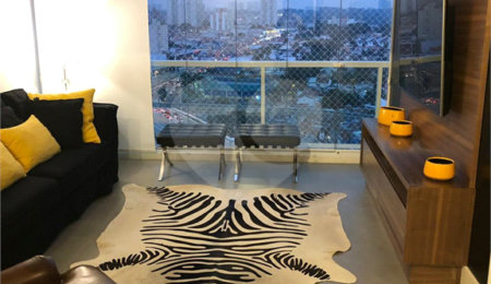 Apartamento à venda com 2 quartos, sendo 1 suíte,  em Campo Belo, São Paulo, SP