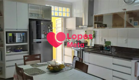 Sobrado à venda com 3 quartos, sendo 2 suítes,  em Eugênio de Mello, São José dos Campos, SP