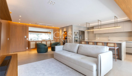 Apartamento à venda com 3 suítes em Moema, São Paulo, SP