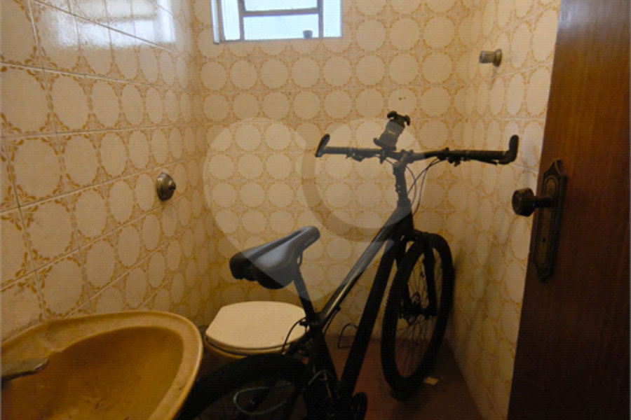 Sobrado à venda com 8 quartos, sendo 2 suítes, em Parada Inglesa, São Paulo, SP