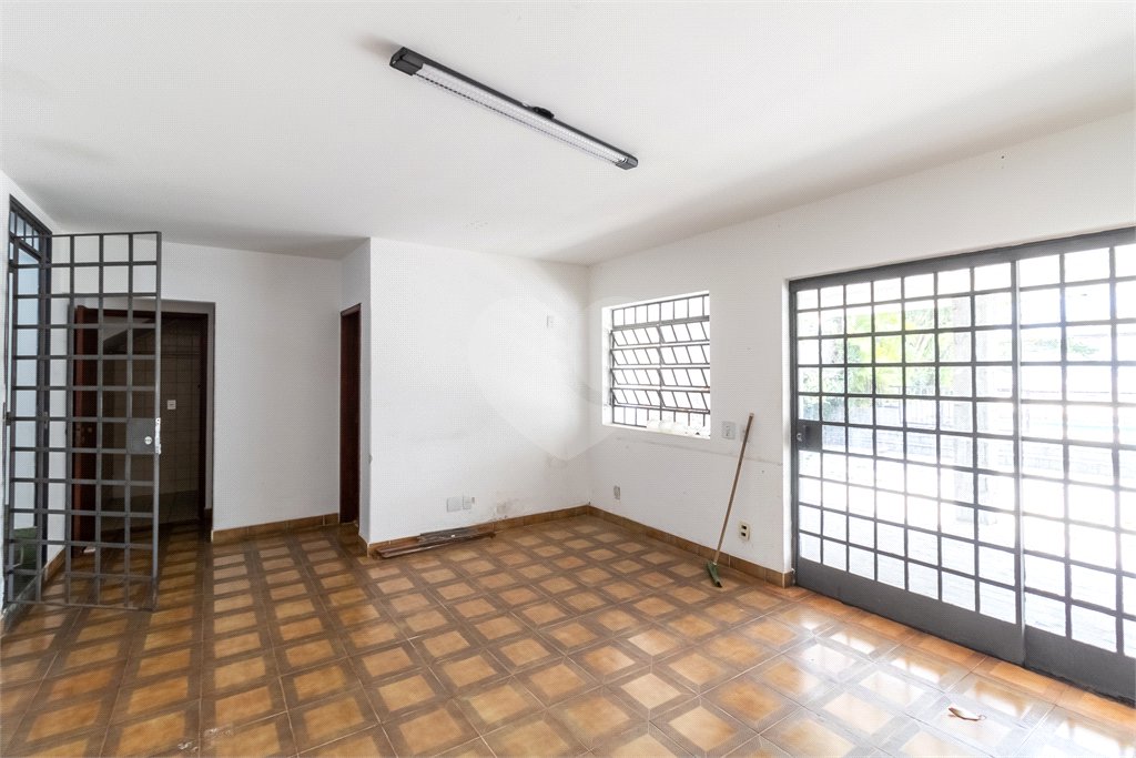 Sobrado à venda com 5 quartos, sendo 3 suítes, em Alto da Boa Vista, São Paulo, SP