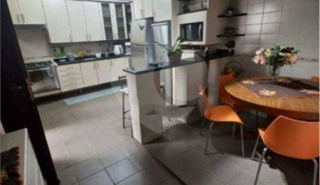 Sobrado à venda com 4 quartos, sendo 3 suítes, em Mandaqui, São Paulo, SP