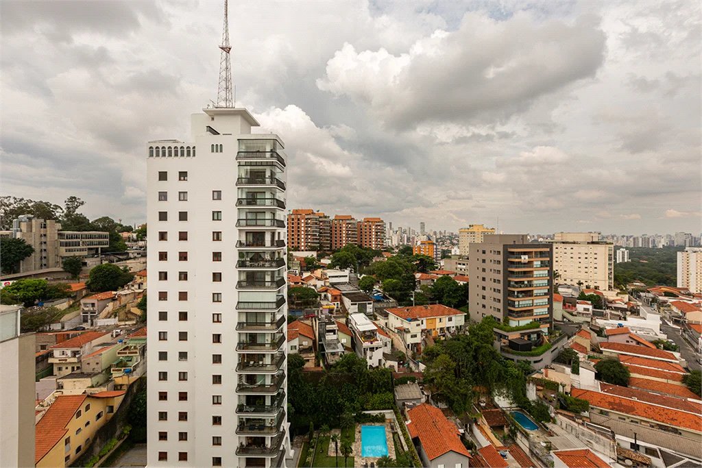 Apartamento à venda com 3 quartos, sendo 2 suítes, em Alto da Lapa, São Paulo, SP