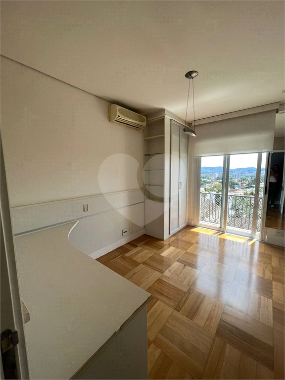 Apartamento à venda com 4 quartos, sendo 2 suítes,  em Vila Oliveira, Mogi das Cruzes, SP