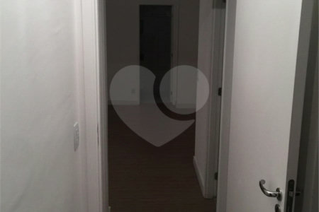 Apartamento à venda com 3 quartos, sendo 1 suíte,  em Jardim Parque Morumbi, São Paulo, SP