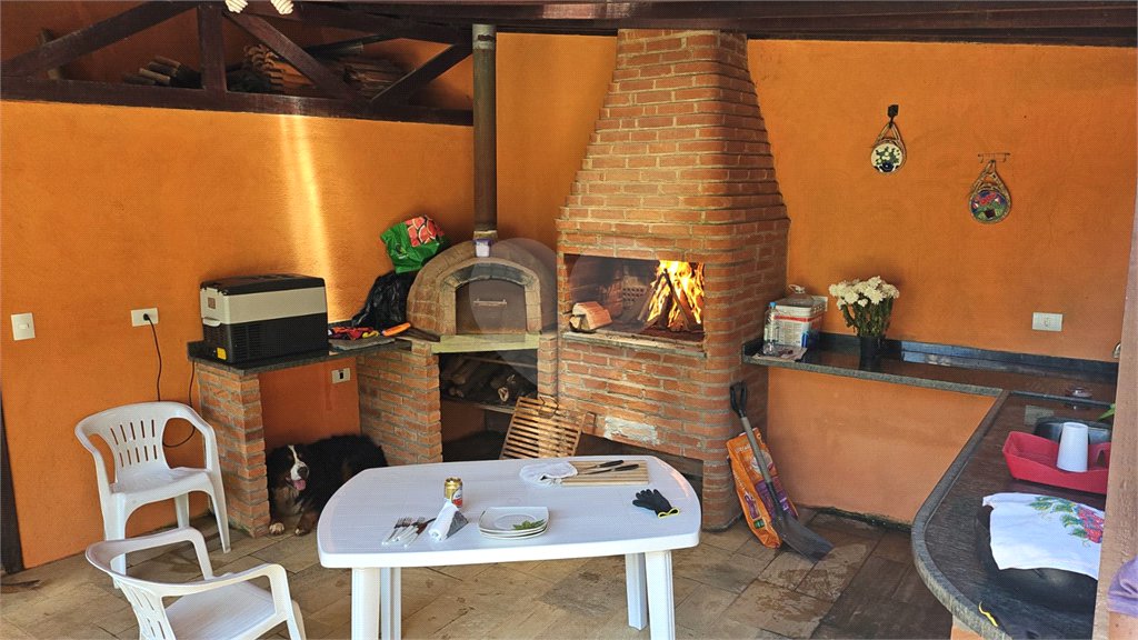 Casa à venda com 4 quartos, sendo 3 suítes, no condomínio Residncial Euroville, Carapicuíba - SP