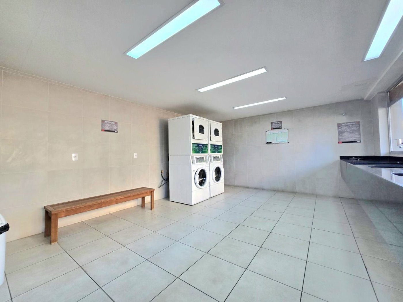 Apartamento com 2 dormitórios à venda, 74 m² por R$ 1.010.000,00 - Embaré - Santos/SP
