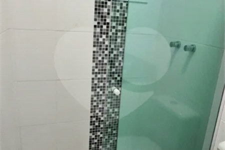 Casa à venda com 3 quartos, sendo 1 suíte, no condomínio Alvorada Parque Vitória, São Paulo - SP