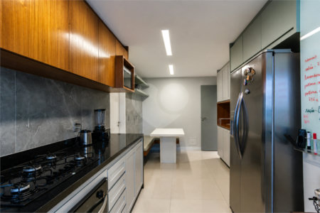 Apartamento à venda com 3 suítes em Granja Julieta, São Paulo, SP